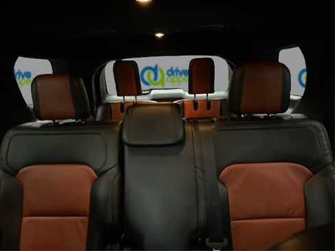 Used 2019 Ford Explorer XLT w/ Equipment Group 202A AWD/4WD image 20