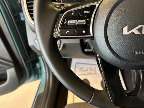 Used 2025 Kia Seltos S AWD/4WD image 21