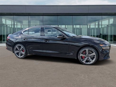 Used 2025 Genesis G70 2.5T w/ Sport Prestige Package image 2