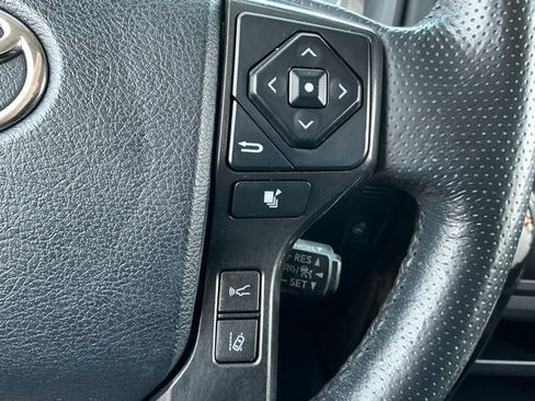 Used 2023 Toyota 4Runner TRD Off-Road Premium w/ Moonroof Package AWD/4WD image 32