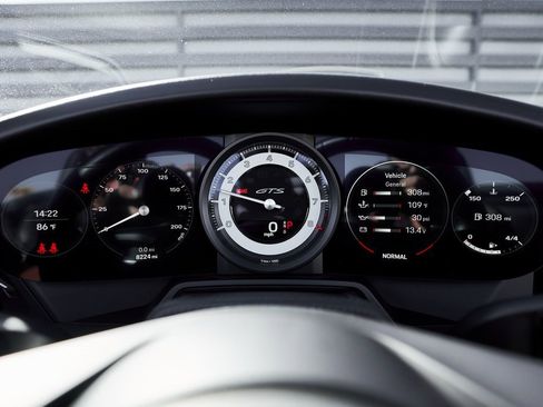 Used 2024 Porsche 911 Carrera GTS w/ Premium Package image 49