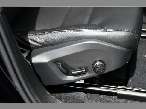 Certified 2023 Volvo XC60 B5 Core w/ Climate Package AWD/4WD image 31