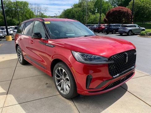 New 2026 Lincoln Aviator AWD w/ Jet Appearance Package image 16