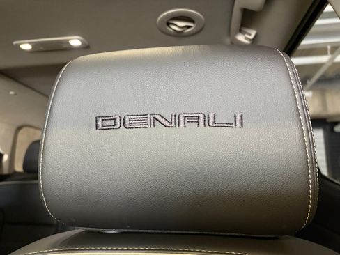 Used 2022 GMC Acadia Denali w/ Denali Ultimate Package AWD/4WD image 44
