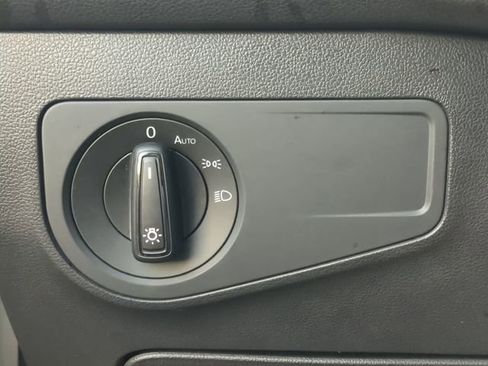 Certified 2021 Volkswagen Tiguan S image 23