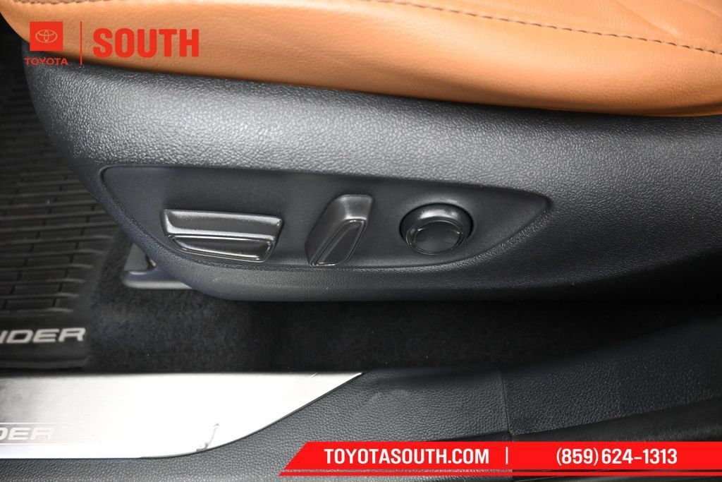 Used 2020 Toyota Highlander Platinum AWD/4WD image 22