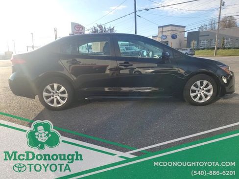 Used 2022 Toyota Corolla LE image 5