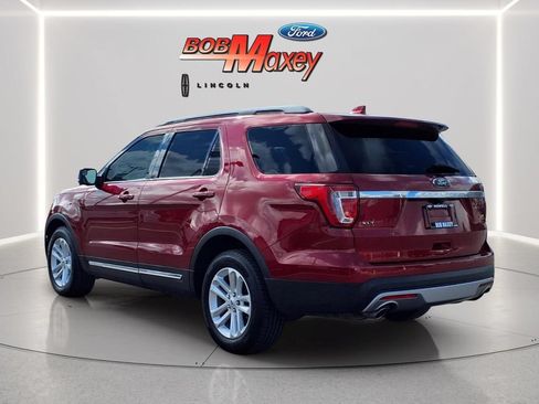 Used 2017 Ford Explorer XLT w/ Equipment Group 202A FWD image 7