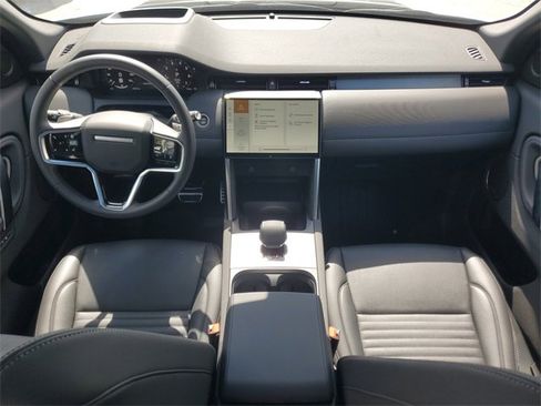Certified 2025 Land Rover Discovery Sport Dynamic SE image 17