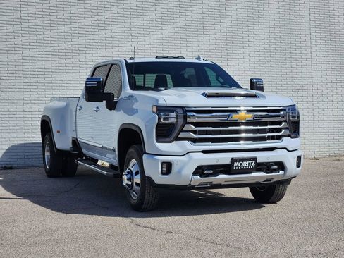 New 2026 Chevrolet Silverado 3500 High Country w/ High Country Premium Package AWD/4WD image 2