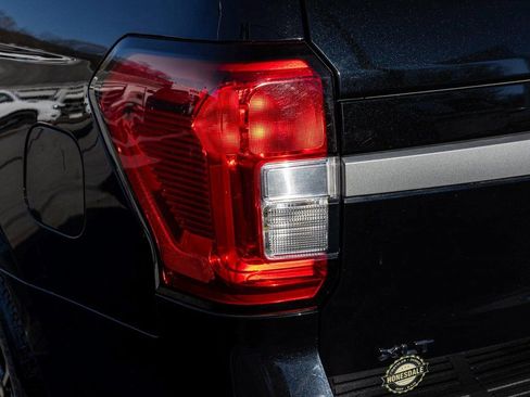 Used 2024 Ford Expedition XLT image 32