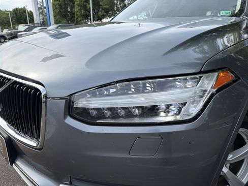 Used 2017 Volvo XC90 T5 Momentum w/ Vision Package image 6