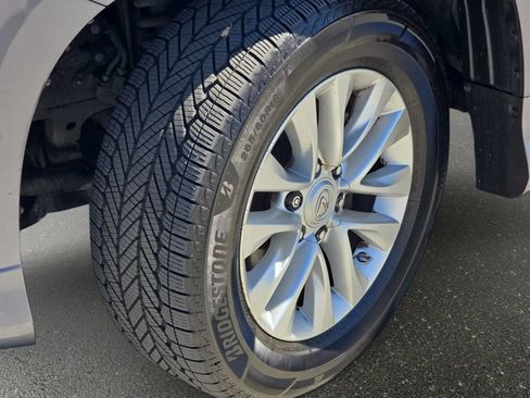 Used 2016 Lexus GX 460 w/ Premium Package AWD/4WD image 37