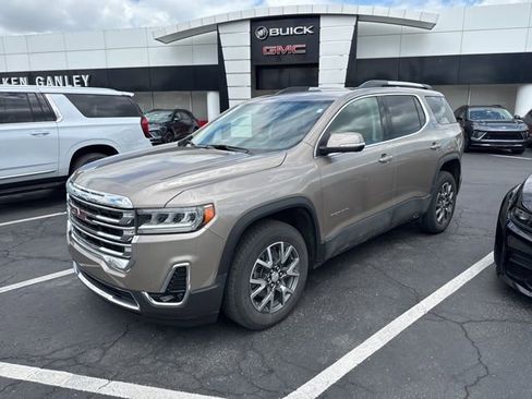 Certified 2023 GMC Acadia SLT w/ Technology Package AWD/4WD image 5