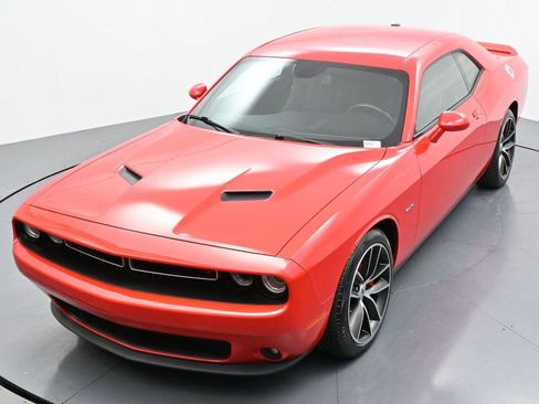 Used 2018 Dodge Challenger R/T w/ Performance Handling Group image 38