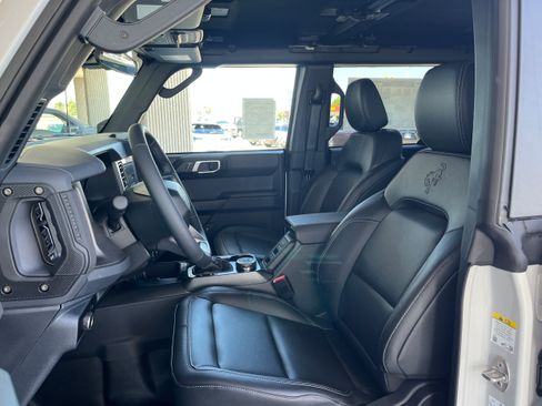 New 2026 Ford Bronco Badlands w/ Sasquatch Package AWD/4WD image 6