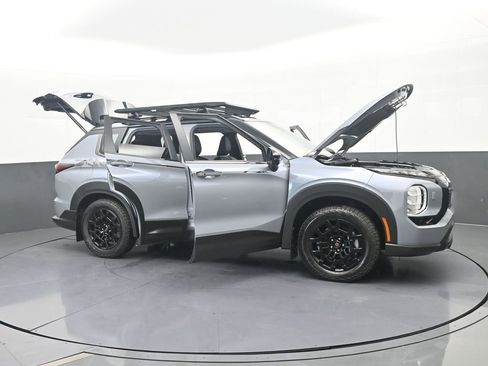 New 2025 Mitsubishi Outlander image 87
