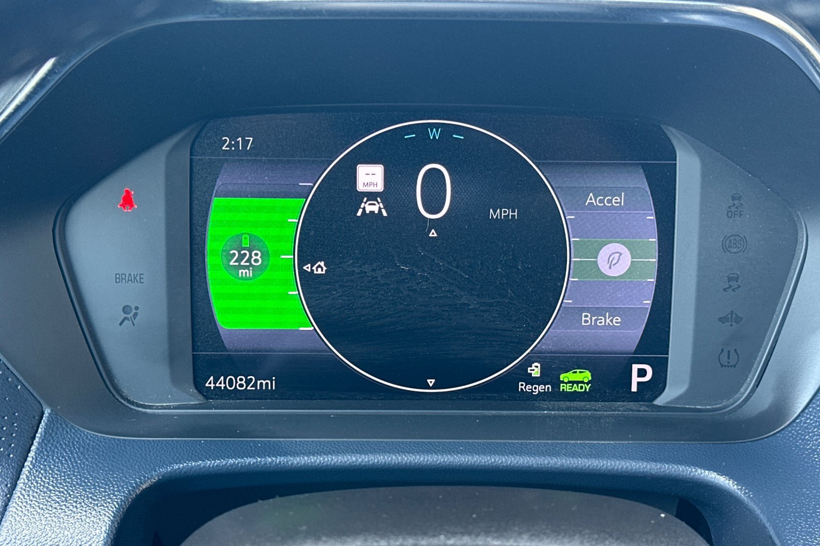 Used 2022 Chevrolet Bolt EUV Premier w/ Sun & Sound Package FWD image 23