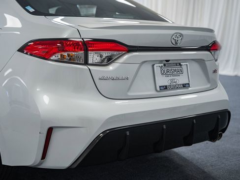 Used 2025 Toyota Corolla SE w/ SE Premium Package FWD image 6