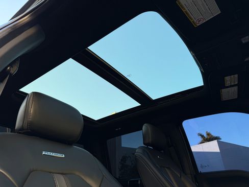 Used 2022 Ford F450 Platinum w/ FX4 Off-Road Package image 56