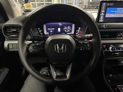 New 2026 Honda Pilot Touring image 8