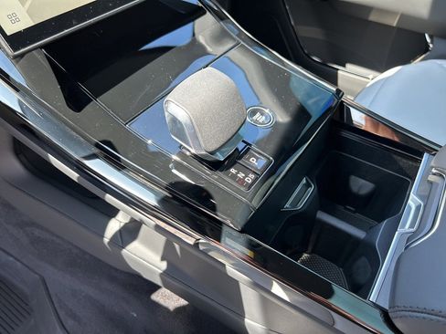 New 2025 Land Rover Range Rover Sport Dynamic SE image 13