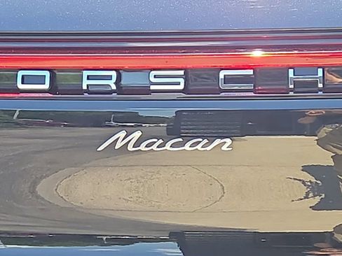 Certified 2026 Porsche Macan AWD/4WD image 28