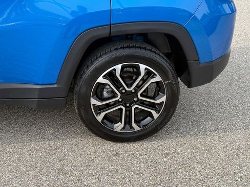 Used 2023 Jeep Compass Limited AWD/4WD image 10