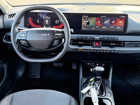 Used 2025 Kia K4 FWD image 15