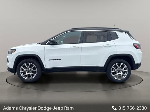 Used 2025 Jeep Compass Limited AWD/4WD image 4