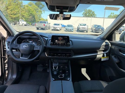 Certified 2026 Nissan Rogue SV w/ Cold Weather Package AWD/4WD image 6