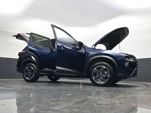 Used 2025 Nissan Rogue SV FWD image 52