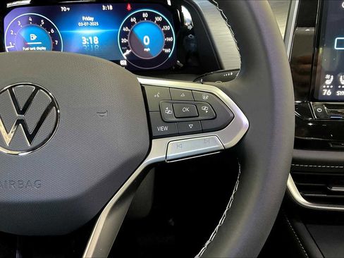 New 2025 Volkswagen Atlas Cross Sport SE image 18