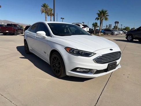 Used 2017 Ford Fusion Energi SE FWD image 2