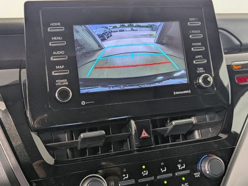 Used 2021 Toyota Camry LE FWD image 18