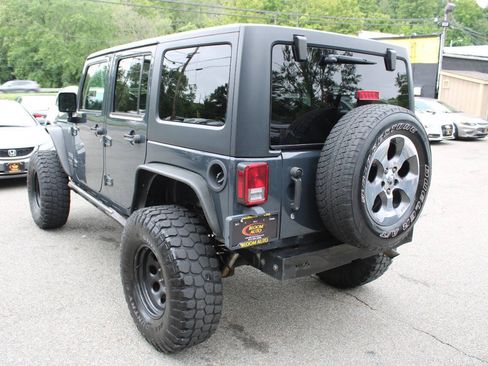 Used 2018 Jeep Wrangler Unlimited Sport S AWD/4WD image 10