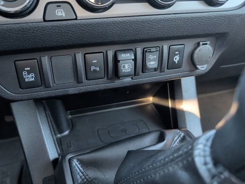 Used 2018 Toyota Tacoma 4x4 Double Cab image 33