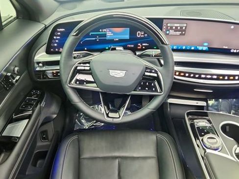 Used 2024 Cadillac Lyriq Sport image 38