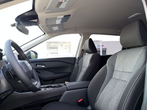 New 2026 Nissan Rogue SV w/ Cold Weather Package AWD/4WD image 23