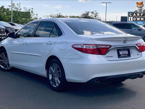 Used 2015 Toyota Camry SE FWD image 9
