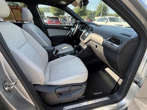 Used 2021 Volkswagen Tiguan SE R-Line FWD image 34