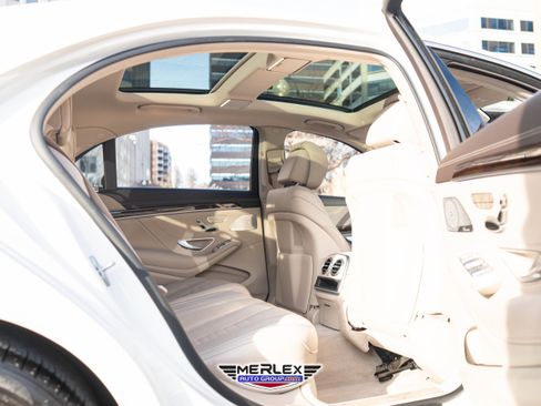 Used 2018 Mercedes-Benz S 560 4MATIC Sedan w/ Premium Package image 19