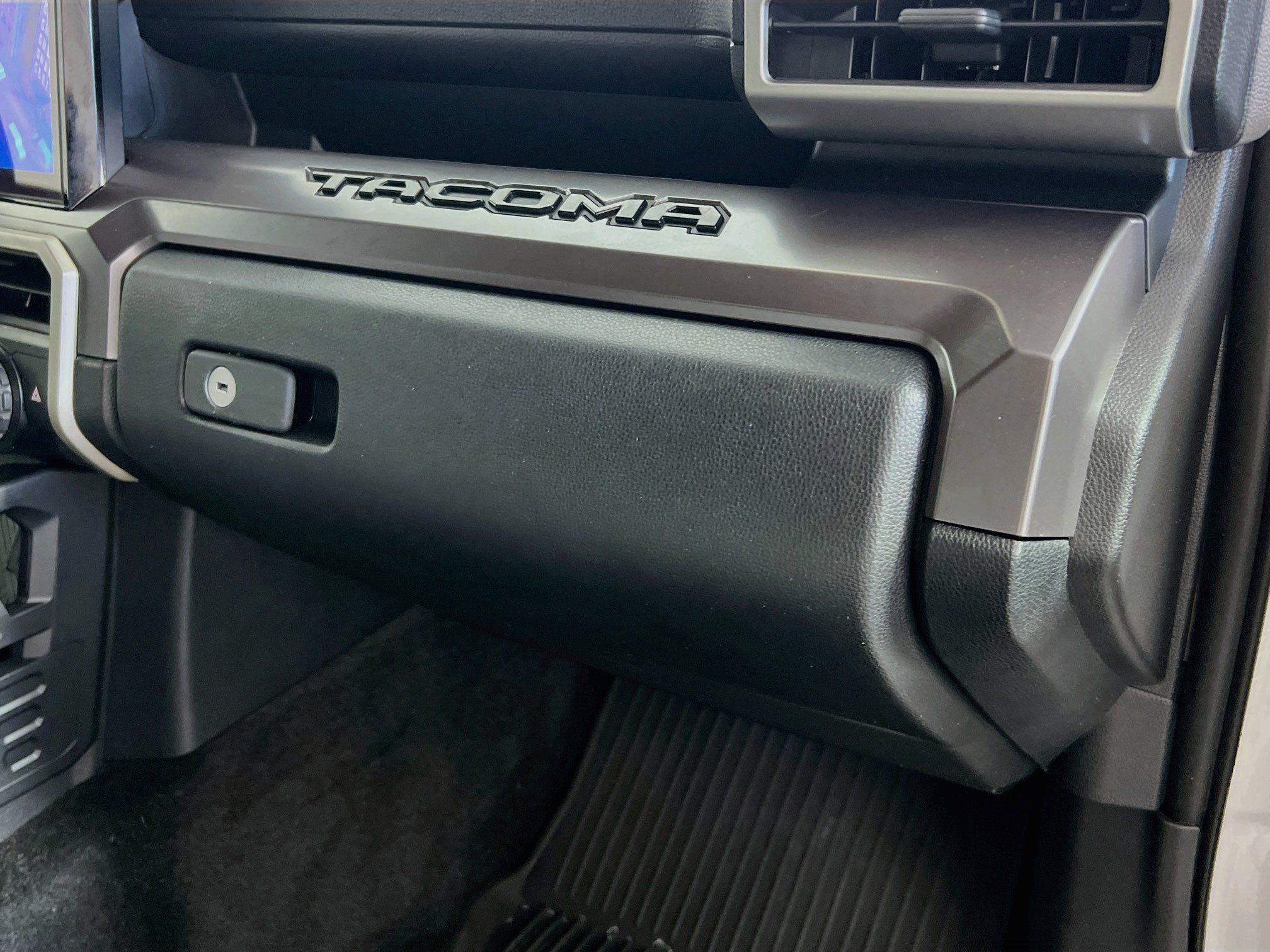 Used 2025 Toyota Tacoma TRD Off-Road AWD/4WD image 34