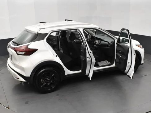 Used 2024 Nissan Kicks SV FWD image 6
