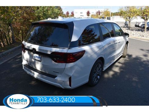 New 2026 Honda Odyssey Touring image 10