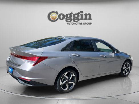 Certified 2023 Hyundai Elantra SEL w/ Convenience Package image 5