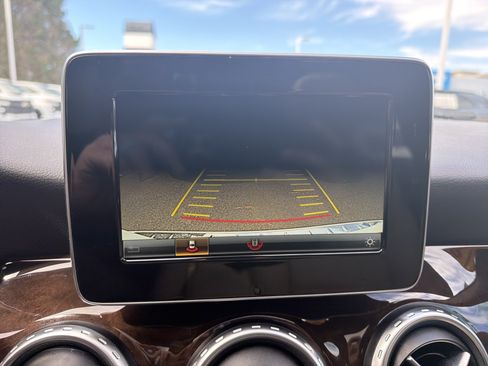 Used 2016 Mercedes-Benz GLA 250 image 25