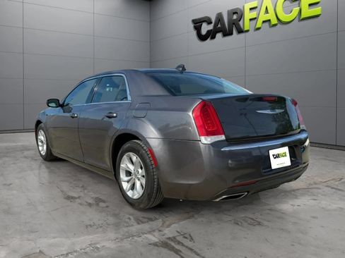 Used 2019 Chrysler 300 Touring RWD image 40