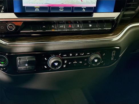 Used 2023 Chevrolet Silverado 1500 LT w/ Convenience Package II image 10