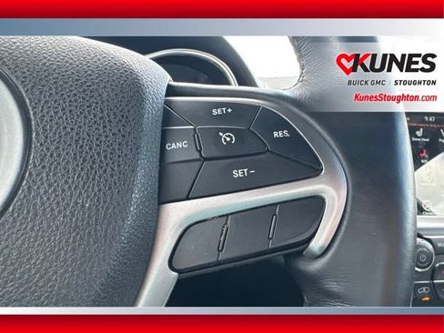 Used 2018 Jeep Grand Cherokee Limited AWD/4WD image 19